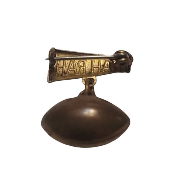 Vintage 2 Cheerleading Brooches - Picture 7 of 7